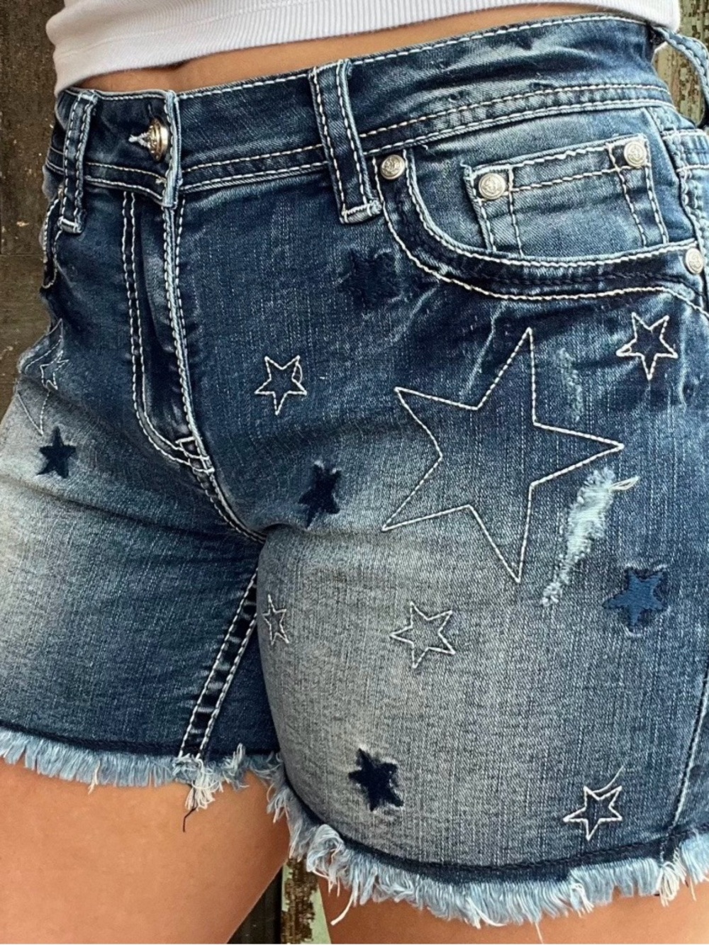 NWOT VIP Honey Distressed Frayed & Embroidered Denim Shorts XL